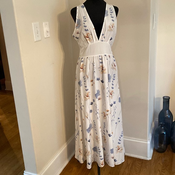 Ladies Floral Dress- Medium - Picture 1 of 4